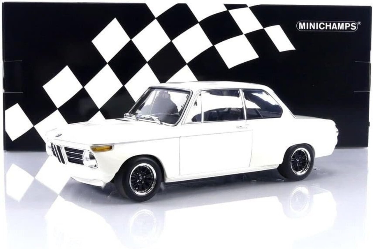 BMW BMW 2002 Plain Body Version 1970 - 1:18 - Minichamps BMW BMW 2002 Plain Body Version 1970 - 1:18 - Minichamps