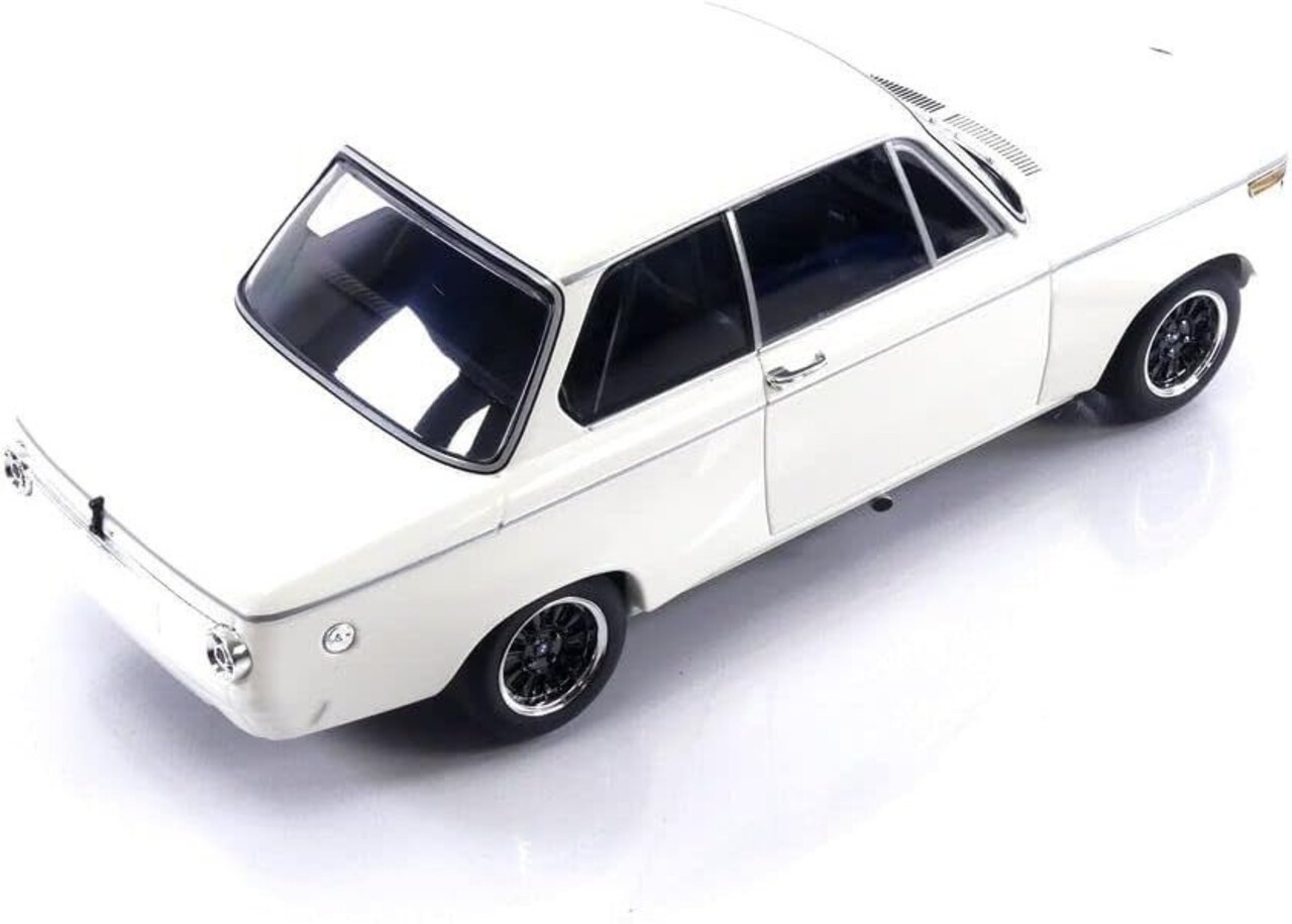 BMW BMW 2002 Plain Body Version 1970 - 1:18 - Minichamps BMW BMW 2002 Plain Body Version 1970 - 1:18 - Minichamps