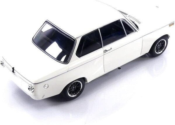 BMW BMW 2002 Plain Body Version 1970 - 1:18 - Minichamps BMW BMW 2002 Plain Body Version 1970 - 1:18 - Minichamps