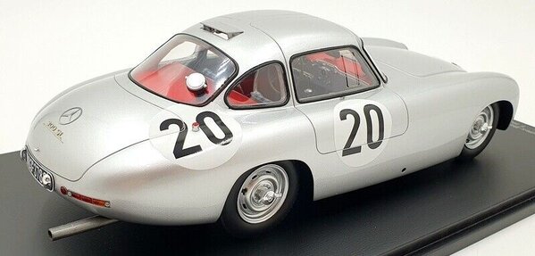 Mercedes-Benz Mercedes-Benz 300 SL #20 2nd 24H Le Mans 1952 - 1:18 - Spark Mercedes-Benz Mercedes-Benz 300 SL #20 2nd 24H Le Mans 1952 - 1:18 - Spark