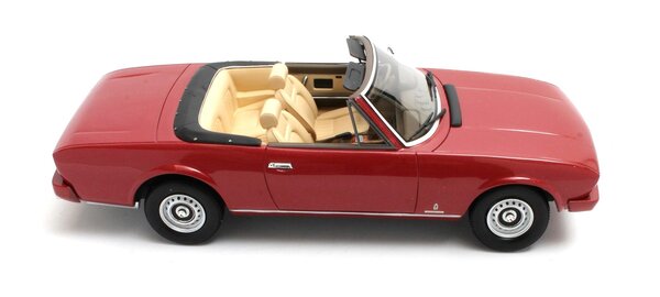 Peugeot Peugeot 504 Cabriolet 1983 - 1:18 - Cult Scale Models Peugeot Peugeot 504 Cabriolet 1983 - 1:18 - Cult Scale Models