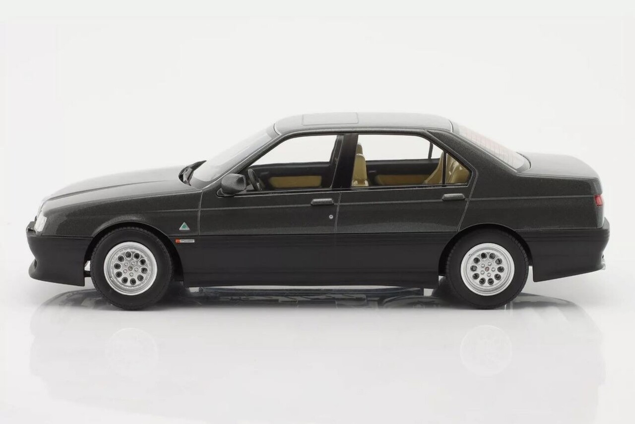 Alfa Romeo Alfa Romeo 164 Q4 1994 - 1:18 - Triple 9 Collection Alfa Romeo Alfa Romeo 164 Q4 1994 - 1:18 - Triple 9 Collection