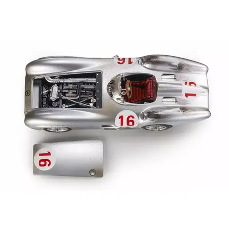 Formule 1 Mercedes-Benz W196R Streamliners #16 Winner GP Italy 1954 Juan Fangio World Champion (Dirty Version) - 1:18 - GP Replicas Formule 1 Mercedes-Benz W196R Streamliners #16 Winner GP Italy 1954 Juan Fangio World Champion (Dirty Version) - 1:18 - GP Replicas