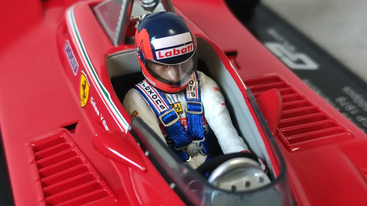 Formule 1 Ferrari 312T4 #12 GP Zandvoort Gilles Villeneuve 1979 + Pilot Figure - 1:18 - GP Replicas Formule 1 Ferrari 312T4 #12 GP Zandvoort Gilles Villeneuve 1979 + Pilot Figure - 1:18 - GP Replicas