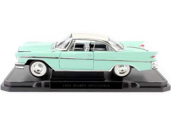 DeSoto Desoto Adventurer 1961 - 1:18 - Road Signature DeSoto Desoto Adventurer 1961 - 1:18 - Road Signature