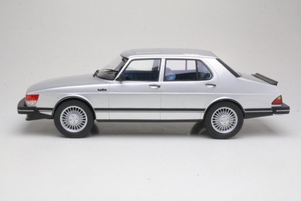 Saab Saab 900 Turbo 4-Door 1981 - 1:18 - Cult Scale Models