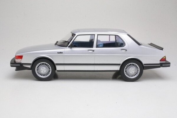 Saab Saab 900 Turbo 4-Door 1981 - 1:18 - Cult Scale Models