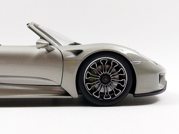 Porsche Porsche 918 Spyder (Open Top) - 1:18 - Welly Porsche Porsche 918 Spyder (Open Top) - 1:18 - Welly