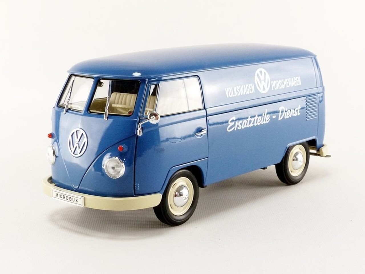 Volkswagen Volkswagen T1 Bus 'Volkswagen Porschewagen Ersatzteile - Dienst' 1963 - 1:18 - Welly Volkswagen Volkswagen T1 Bus 'Volkswagen Porschewagen Ersatzteile - Dienst' 1963 - 1:18 - Welly
