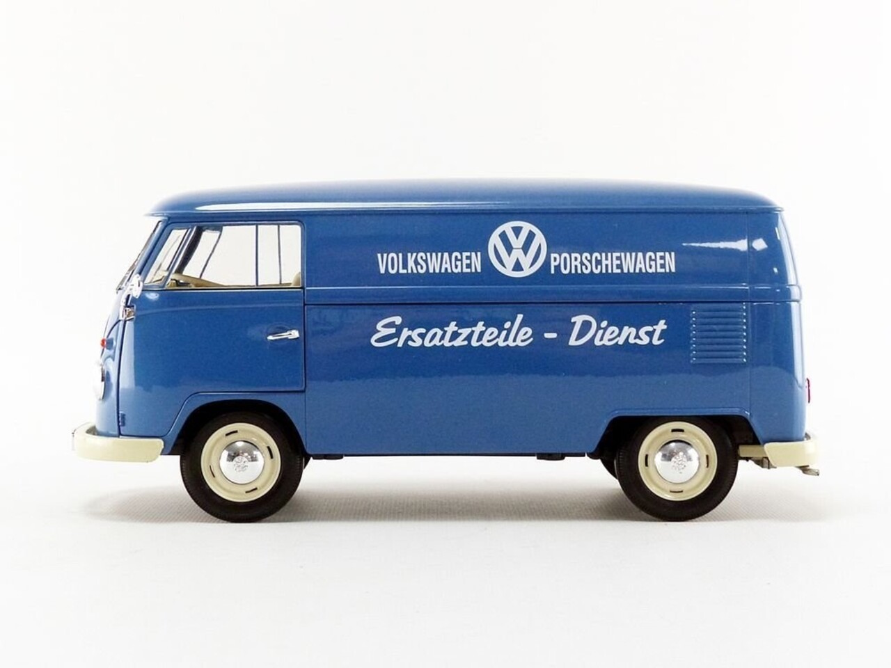 Volkswagen Volkswagen T1 Bus 'Volkswagen Porschewagen Ersatzteile - Dienst' 1963 - 1:18 - Welly Volkswagen Volkswagen T1 Bus 'Volkswagen Porschewagen Ersatzteile - Dienst' 1963 - 1:18 - Welly