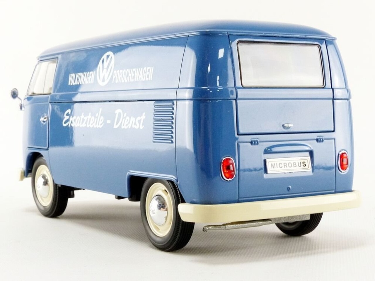Volkswagen Volkswagen T1 Bus 'Volkswagen Porschewagen Ersatzteile - Dienst' 1963 - 1:18 - Welly Volkswagen Volkswagen T1 Bus 'Volkswagen Porschewagen Ersatzteile - Dienst' 1963 - 1:18 - Welly