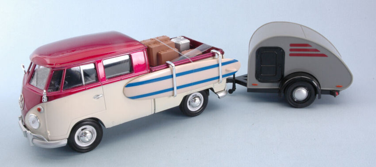 Volkswagen Volkswagen T1 (Type 2) Double Cab + Trailer 1962 'Week at the Beach Set' - 1:24 - Motor Max