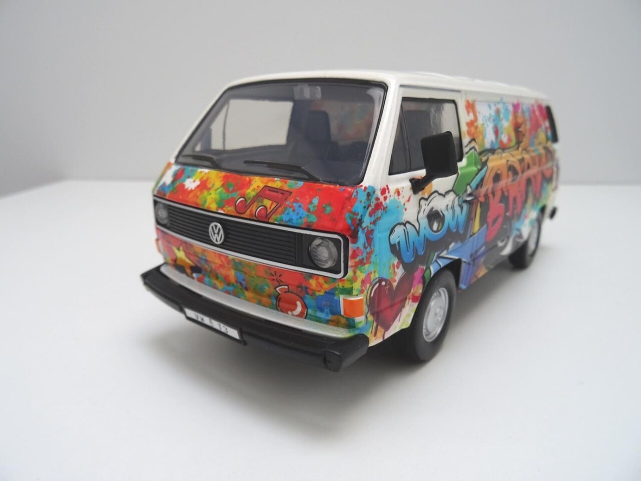 Volkswagen Volkswagen Type 3 Delivery Van Graffiti 1983 - 1:24 - Motor Max