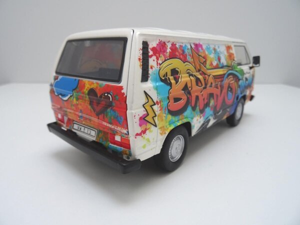 Volkswagen Volkswagen Type 3 Delivery Van Graffiti 1983 - 1:24 - Motor Max