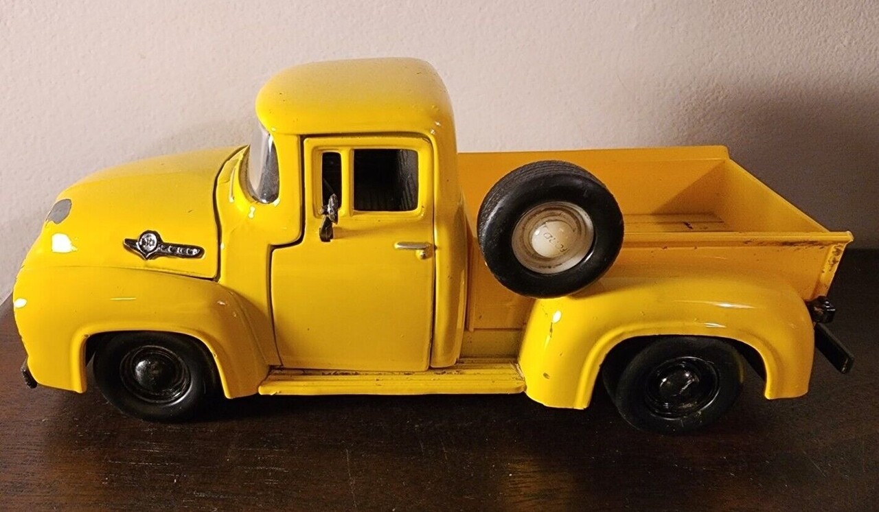 Ford Ford F-100 Pick-Up 1955 - 1:24 - Motor Max