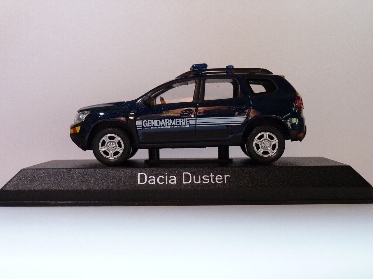 Dacia Dacia Duster 2020 Gendarmerie - 1:43 - Norev Dacia Dacia Duster 2020 Gendarmerie - 1:43 - Norev