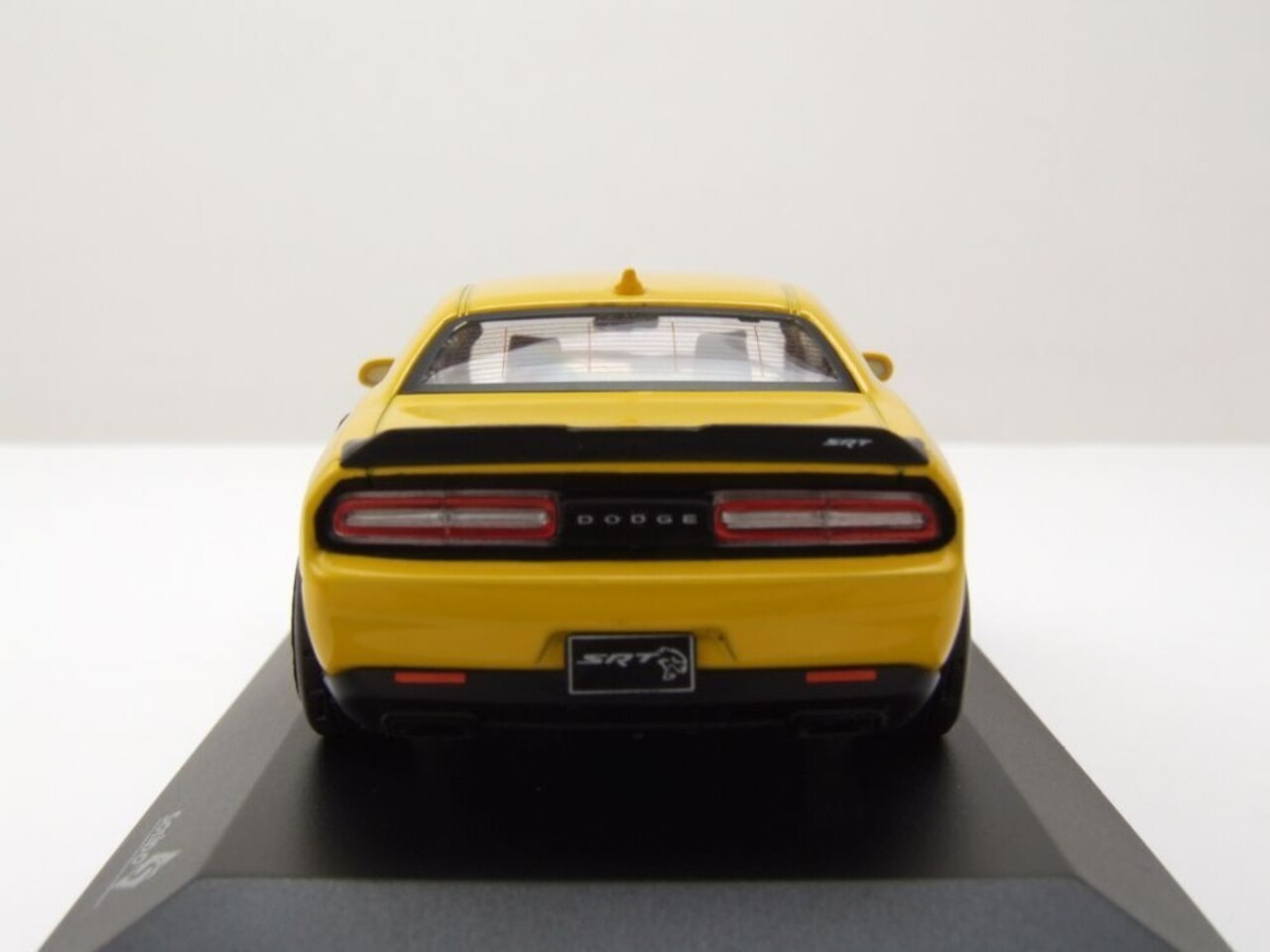 Dodge Dodge Challenger SRT Demon V8 6.2L 2018 - 1:43 - Solido