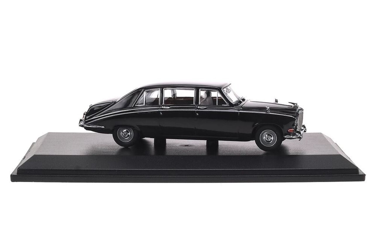 Daimler Daimler DS420 Limousine - 1:43 - Oxford Daimler Daimler DS420 Limousine - 1:43 - Oxford