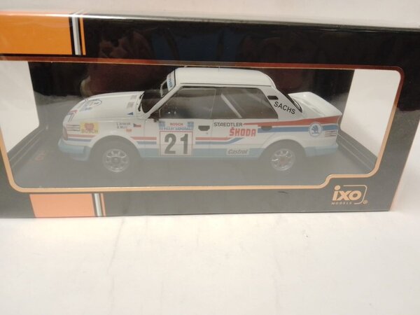 Skoda Skoda 130 LR #21 Rally WM Rally Acropolis 1986 - 1:18 - IXO Models