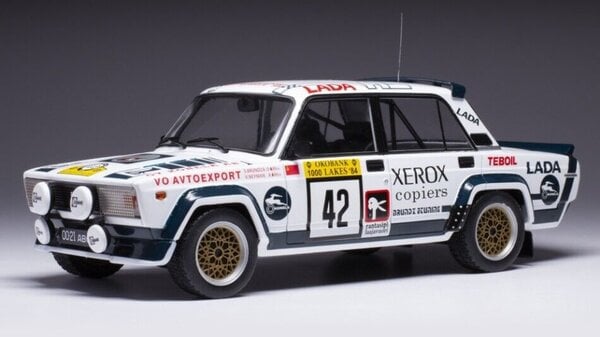 Lada Lada 2105 VFTS #42 (Night Version) Rally WM 1000 Lakes Rally 1984 - 1:18 - IXO Models Lada Lada 2105 VFTS #42 (Night Version) Rally WM 1000 Lakes Rally 1984 - 1:18 - IXO Models