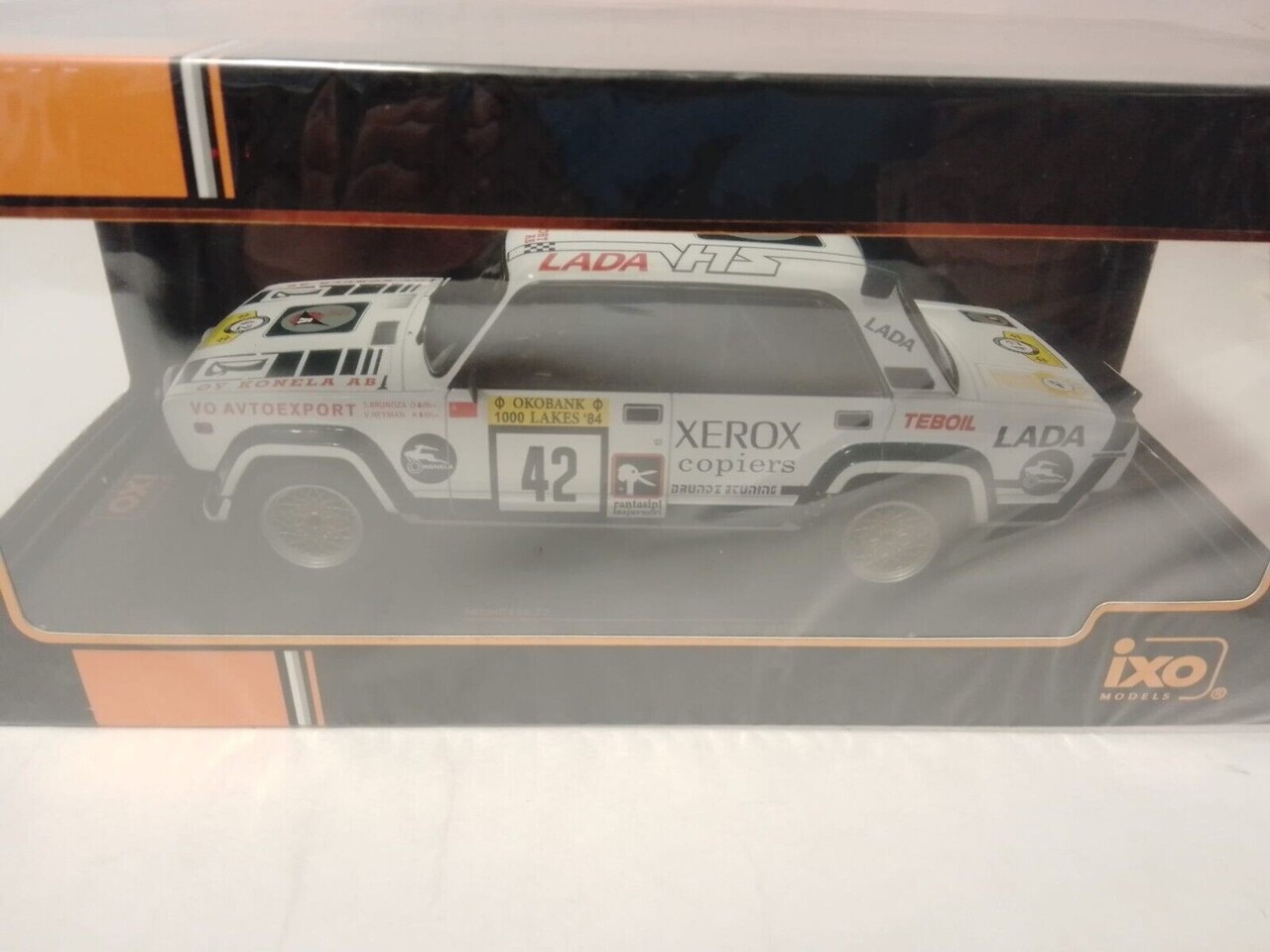 Lada Lada 2105 VFTS #42 (Night Version) Rally WM 1000 Lakes Rally 1984 - 1:18 - IXO Models Lada Lada 2105 VFTS #42 (Night Version) Rally WM 1000 Lakes Rally 1984 - 1:18 - IXO Models