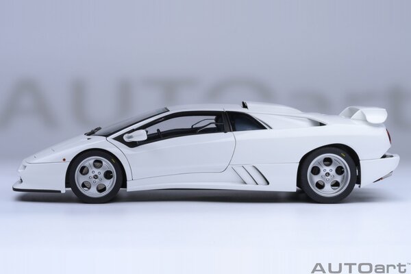 Lamborghini Lamborghini Diablo SE30 Jota - 1:18 - AUTOart Lamborghini Lamborghini Diablo SE30 Jota - 1:18 - AUTOart