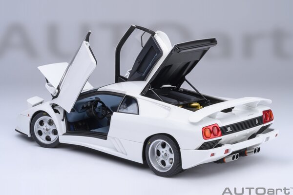 Lamborghini Lamborghini Diablo SE30 Jota - 1:18 - AUTOart Lamborghini Lamborghini Diablo SE30 Jota - 1:18 - AUTOart