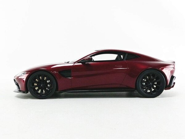 Aston Martin Aston Martin Vantage - 1:18 - Top Speed