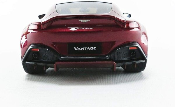 Aston Martin Aston Martin Vantage - 1:18 - Top Speed