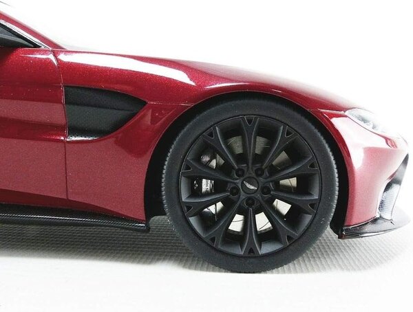 Aston Martin Aston Martin Vantage - 1:18 - Top Speed
