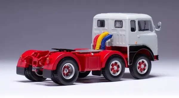 Fiat Fiat 690 T1 1961 - 1:43 - IXO Models