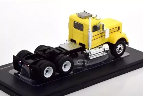 Western Star White Western Star 4864 Tractor 6x4 1970 - 1:43 - IXO Models