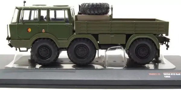 Tatra Tatra 813 6x6 Flatbed Platform Truck 1968 NVA - 1:43 - IXO Models Tatra Tatra 813 6x6 Flatbed Platform Truck 1968 NVA - 1:43 - IXO Models