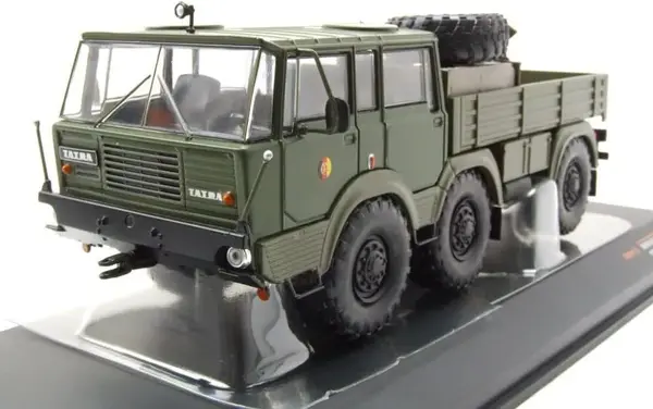 Tatra Tatra 813 6x6 Flatbed Platform Truck 1968 NVA - 1:43 - IXO Models Tatra Tatra 813 6x6 Flatbed Platform Truck 1968 NVA - 1:43 - IXO Models