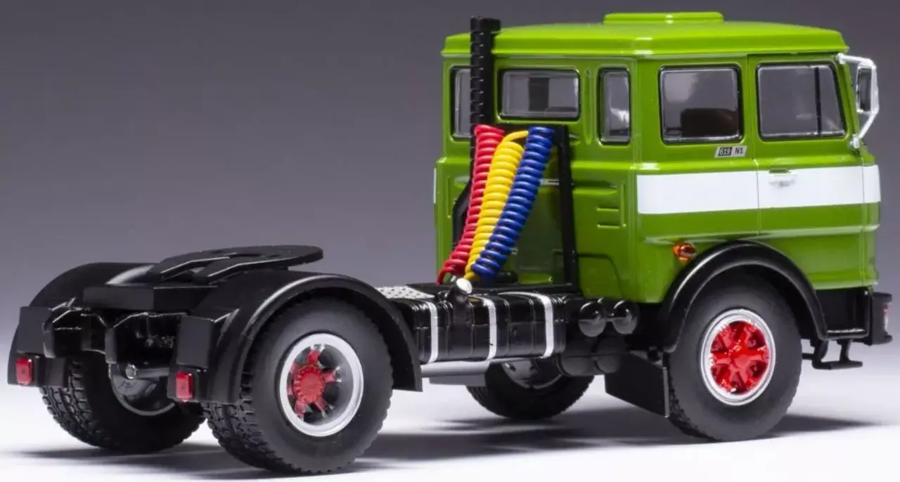 Fiat Fiat 619 N1 Tractor 4x2 1980 - 1:43 - IXO Models