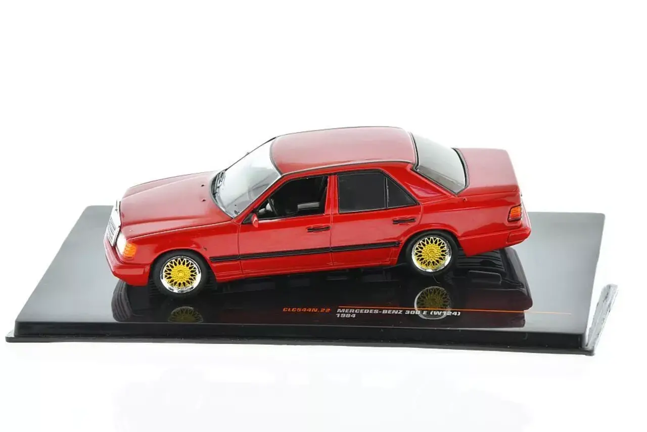 Mercedes-Benz Mercedes-Benz 300 E (W124) 1984 - 1:43 - IXO Models Mercedes-Benz Mercedes-Benz 300 E (W124) 1984 - 1:43 - IXO Models