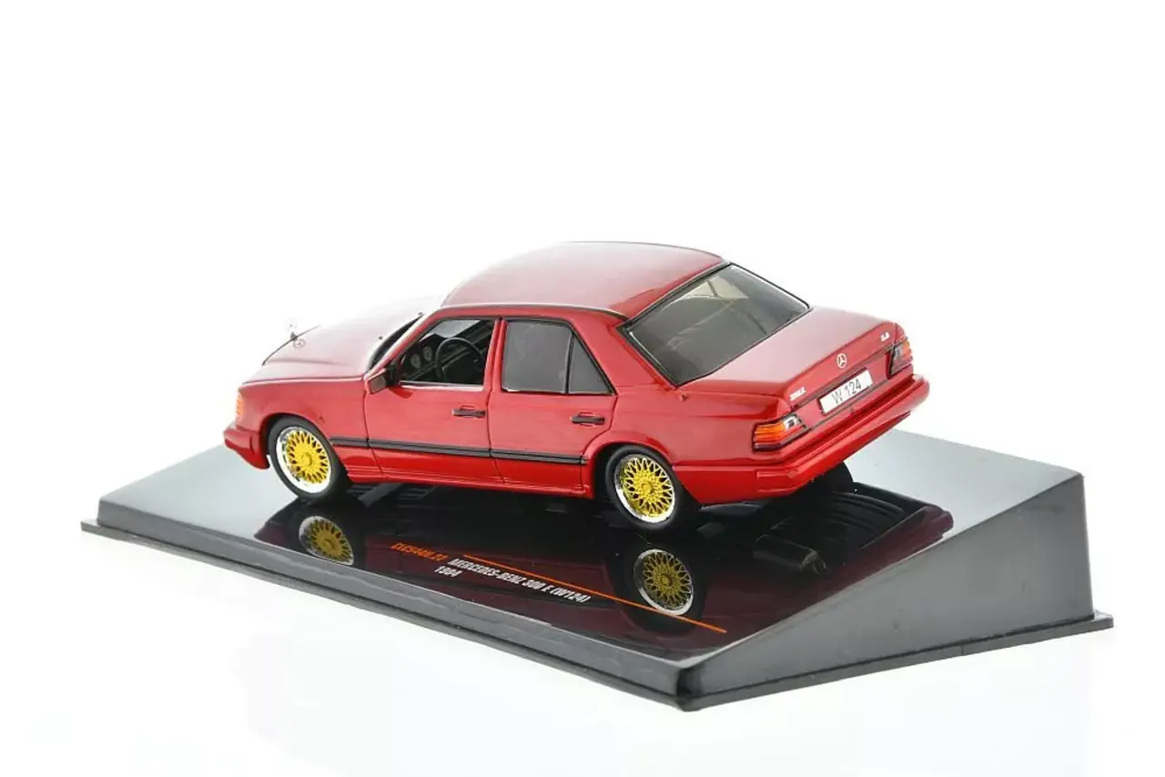 Mercedes-Benz Mercedes-Benz 300 E (W124) 1984 - 1:43 - IXO Models Mercedes-Benz Mercedes-Benz 300 E (W124) 1984 - 1:43 - IXO Models