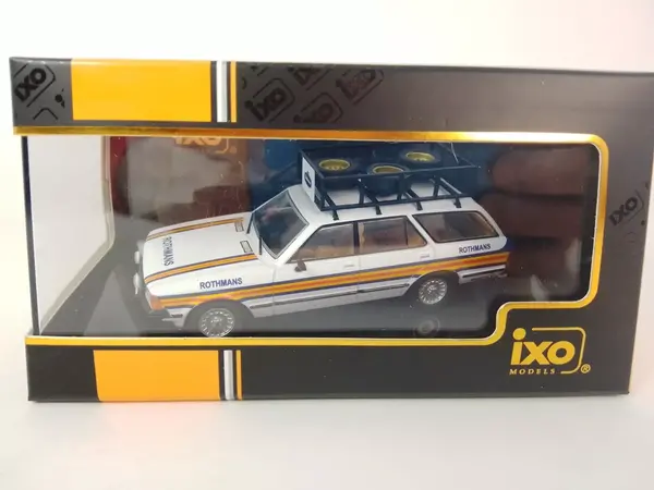Ford Ford Granada MK II Turnier + Roof Rack + Spare Tires 1980  - 1:43 - IXO Models