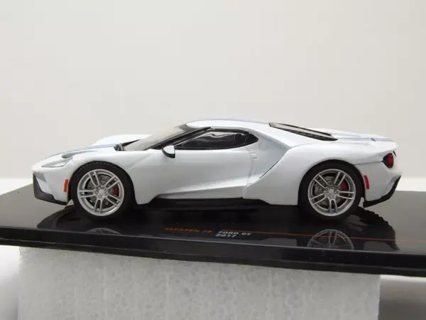 Ford Ford GT 2017 - 1:43 - IXO Models