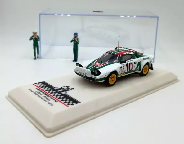 Lancia Lancia Stratos HF Alitalia #10 Winner Rally Monte Carlo 1979 (Night Version) + 2x Figure - 1:43 - IXO Models Lancia Lancia Stratos HF Alitalia #10 Winner Rally Monte Carlo 1979 (Night Version) + 2x Figure - 1:43 - IXO Models