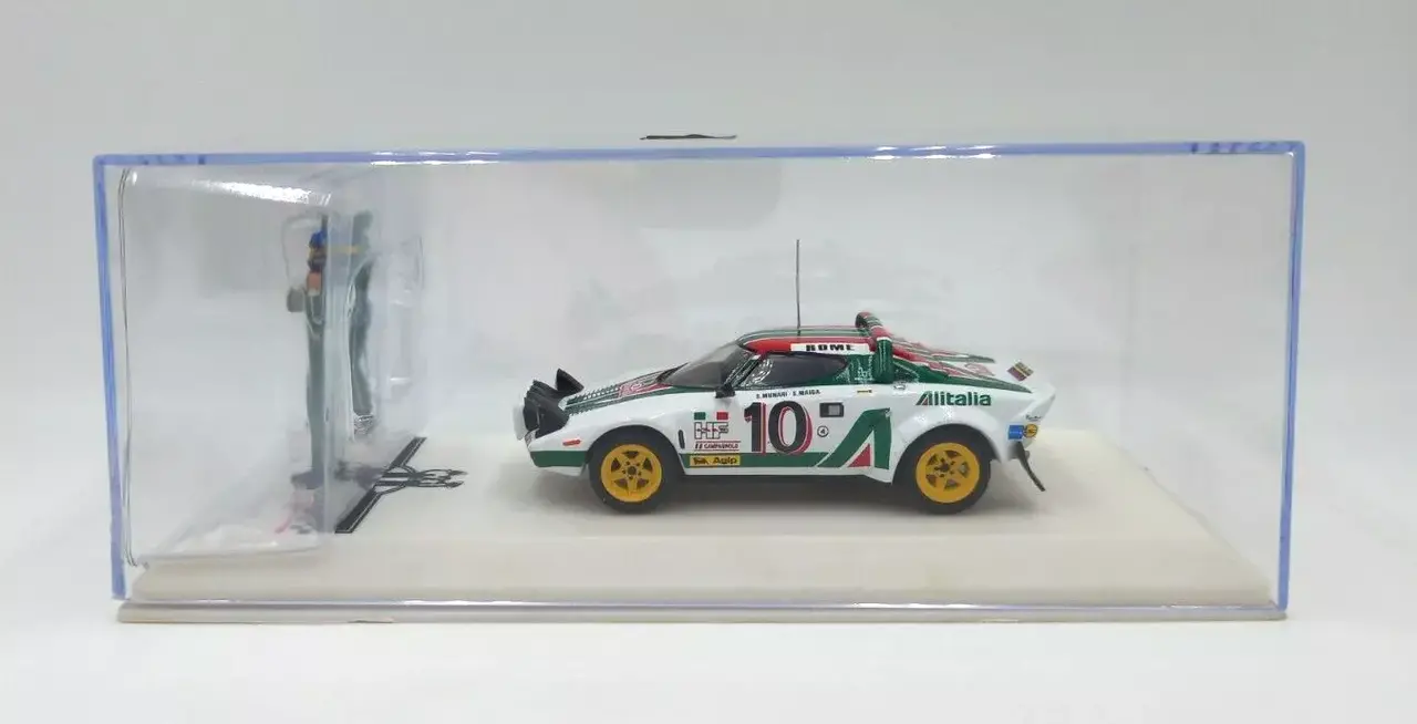 Lancia Lancia Stratos HF Alitalia #10 Winner Rally Monte Carlo 1979 (Night Version) + 2x Figure - 1:43 - IXO Models Lancia Lancia Stratos HF Alitalia #10 Winner Rally Monte Carlo 1979 (Night Version) + 2x Figure - 1:43 - IXO Models
