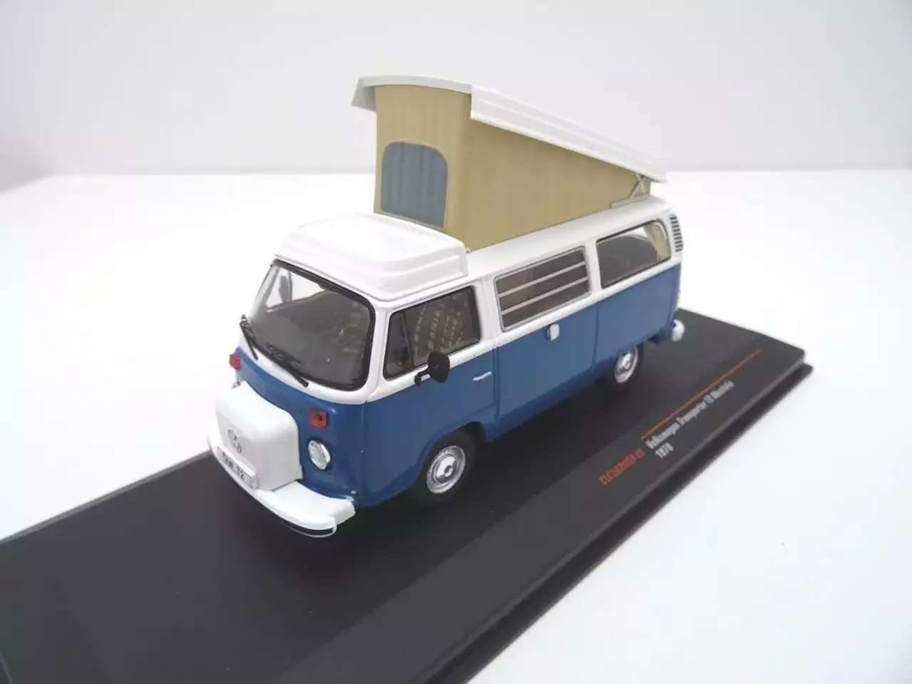 Volkswagen VW T2 Transporter Westfalia 1978 - 1:43 - IXO Models