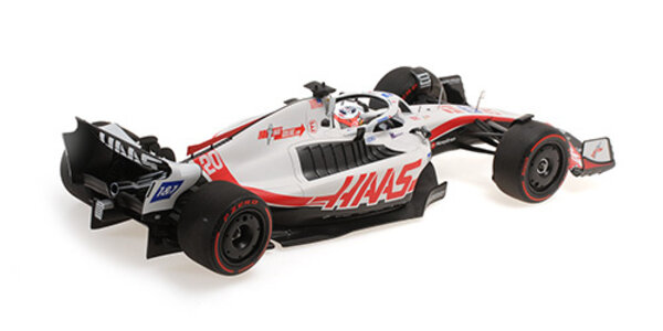Formule 1 Haas F1 Team VF-22 #20 Pole Position Brazilian GP 2022 - 1:18 - Minichamps Formule 1 Haas F1 Team VF-22 #20 Pole Position Brazilian GP 2022 - 1:18 - Minichamps