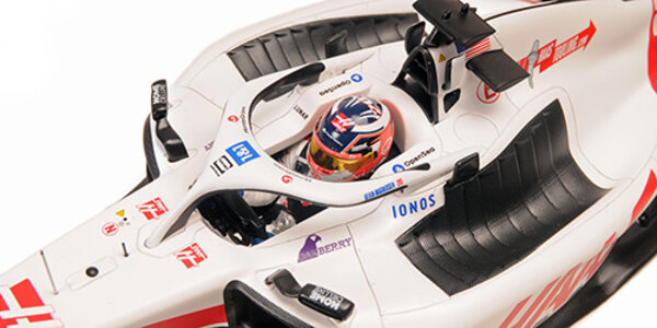 Formule 1 Haas F1 Team VF-22 #20 Pole Position Brazilian GP 2022 - 1:18 - Minichamps Formule 1 Haas F1 Team VF-22 #20 Pole Position Brazilian GP 2022 - 1:18 - Minichamps