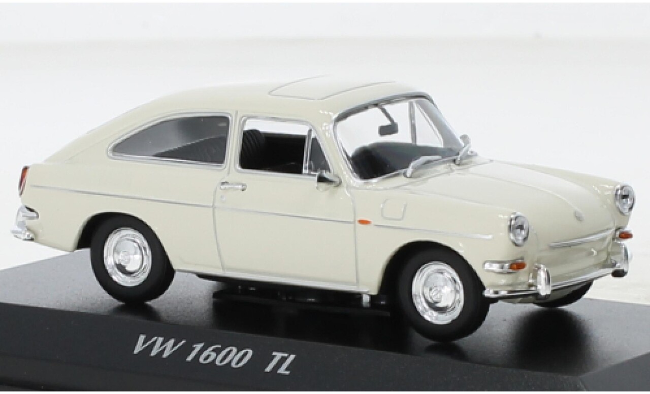 Volkswagen VW 1600 TL 1969 - 1:43 - IXO Models
