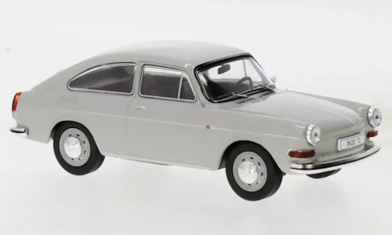 Volkswagen VW 1600 TL 1969 - 1:43 - IXO Models