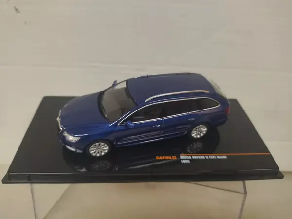 Skoda Skoda Superb II (3T) Combi 2008 - 1:43 - IXO Models Skoda Skoda Superb II (3T) Combi 2008 - 1:43 - IXO Models