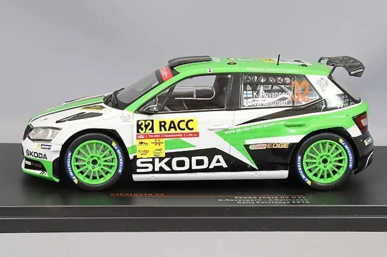 Skoda Skoda Fabia R5 #32 Rally WM Rally Catalonia 2018 - 1:24 - IXO Models