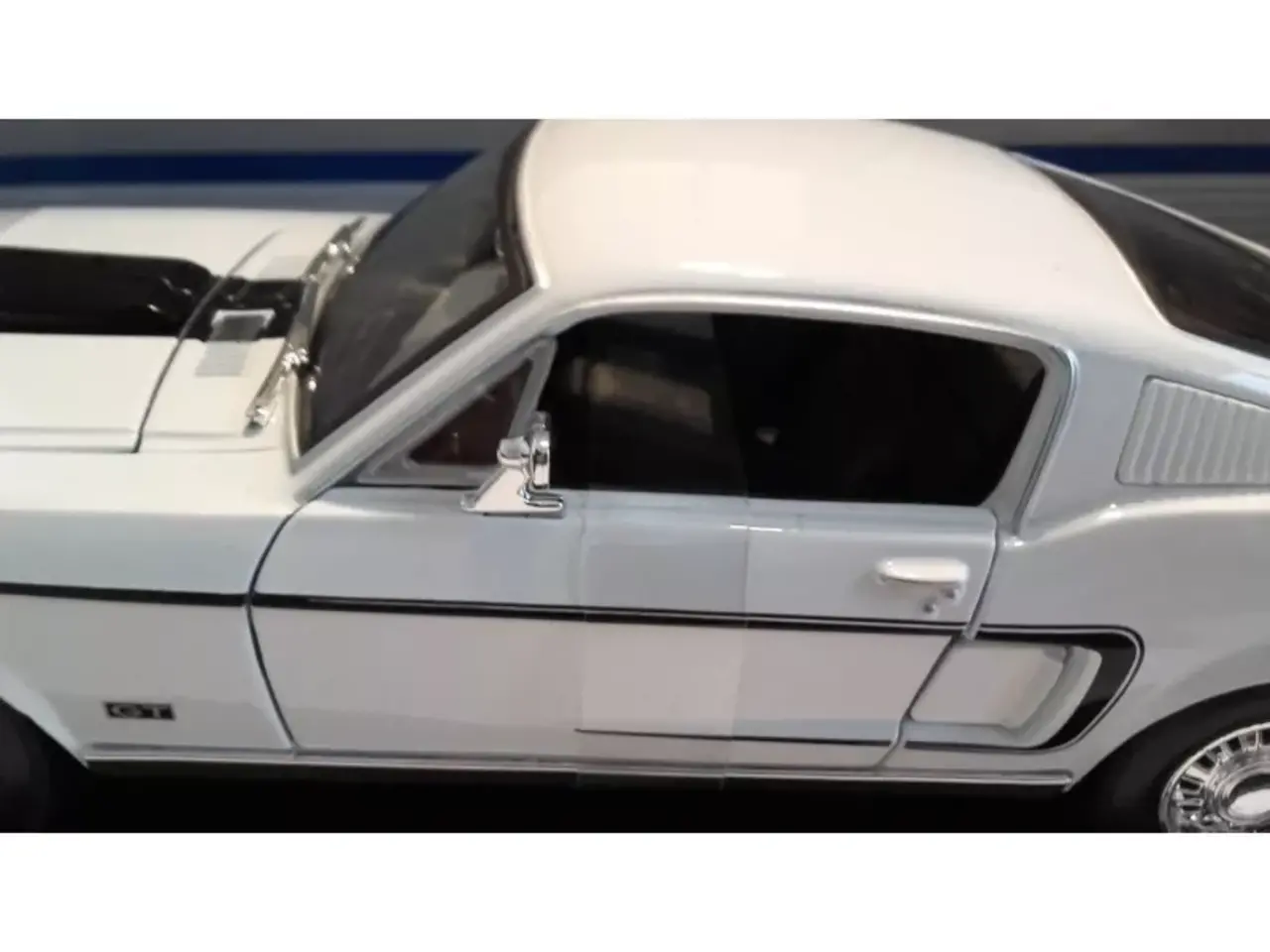 Ford Ford Mustang GT Cobra Jet 1968 - 1:18 - Maisto Ford Ford Mustang GT Cobra Jet 1968 - 1:18 - Maisto