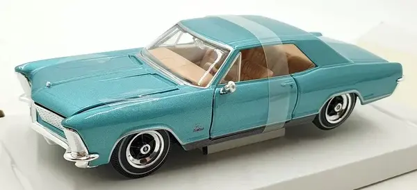 Buick Buick Riviera 1965 - 1:24 - Maisto Buick Buick Riviera 1965 - 1:24 - Maisto